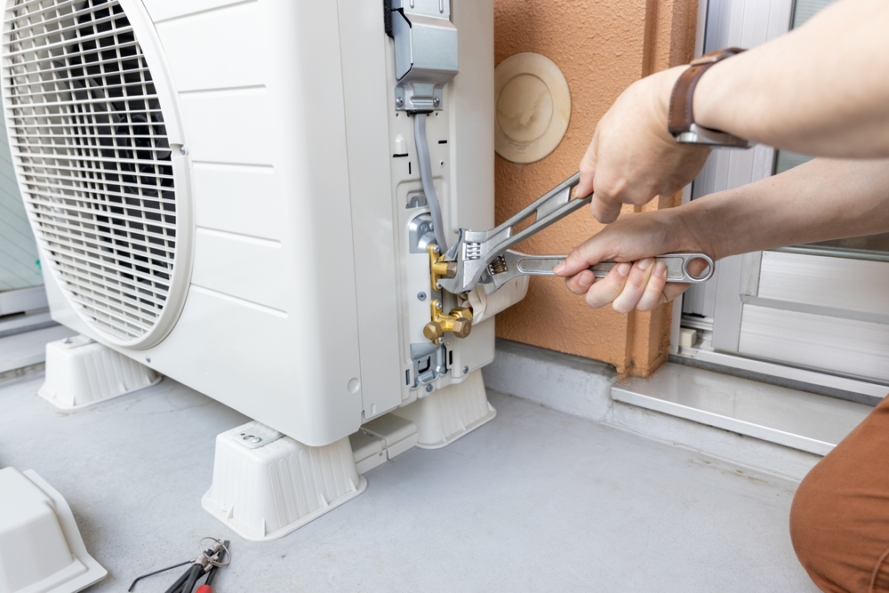 Air,Conditioner,Installation,Work,On,The,Balcony