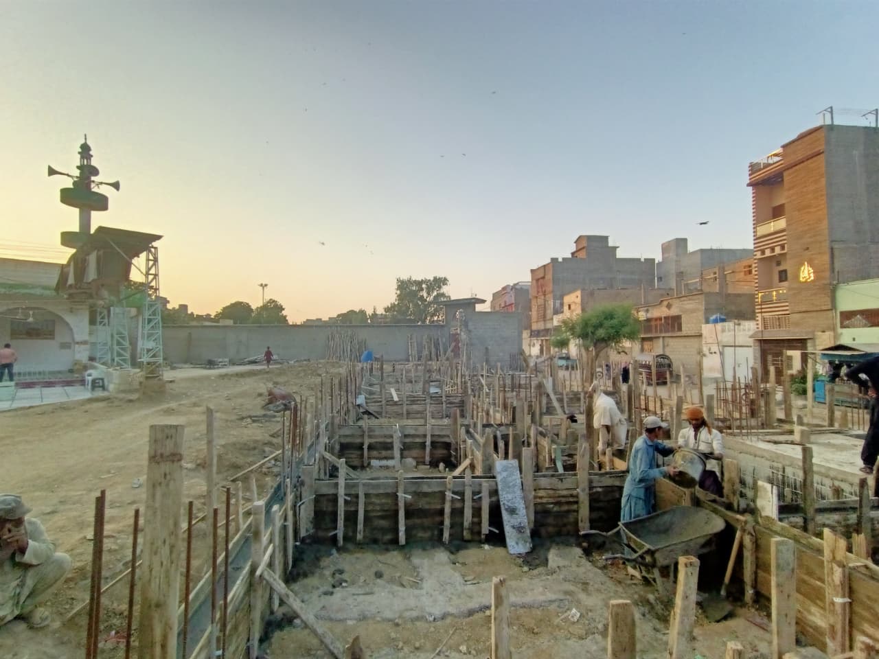 Professional new construction masonry work in progress by Etminaan Services, delivering reliable masonry services in Karachi.